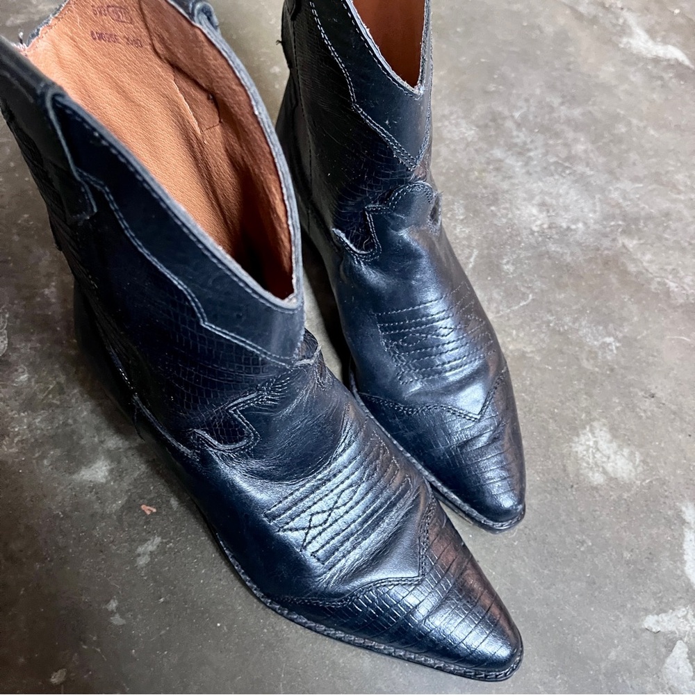 Vintage Black Sabree Cowboy Boots, Size 8 - Picture 13 of 16